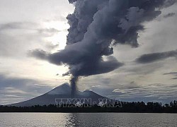 Núi lửa Ulawun ở Papua New Guinea phun trào