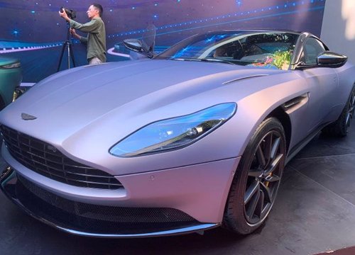 Aston Martin DB11 V8 Coupe - xe thể thao giá 19,8 tỷ đồng