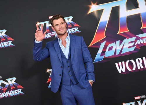 Chris Hemsworth chờ 10 năm để khoe hình thể vạm vỡ