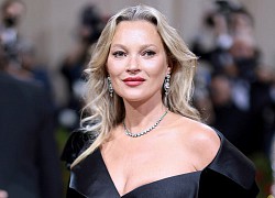 "Biểu tượng thời trang" - siêu mẫu Kate Moss: Đôi chân dài trứ danh của làng mốt và biến cố không thể nào quên ở tuổi 31