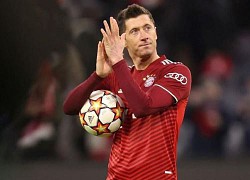 Động thái lạ của Lewandowski