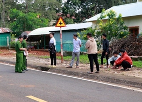 Nam sinh lớp 12 bị chặn đánh tử vong trên đường