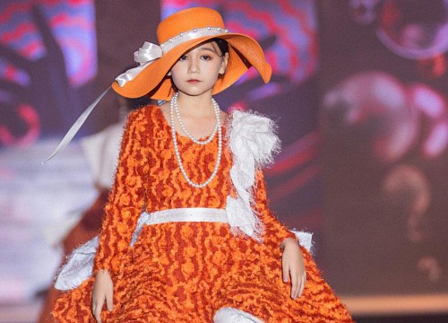 Quảng bá văn hóa du lịch qua thời trang tại Vietnam International Fashion Tour