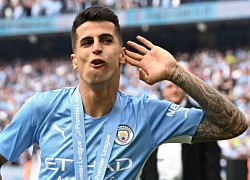 Cancelo cứu sống một bé tự kỷ trong lễ ăn mừng chức vô địch Premier League