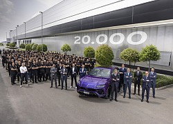 Chiếc Lamborghini Urus thứ 20.000 tới tay khách hàng