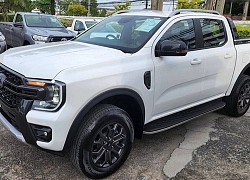 Ford Ranger Wildtrak 2.0 Biturbo 4x2 AT 2022 tại Thái Lan có gì?