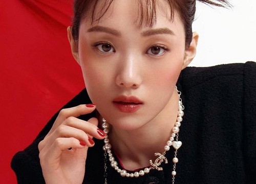 Lee Sung Kyung "cân" mọi tạo hình và chưa từng biết xấu mỗi khi xuất hiện