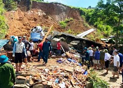 Thanh Hóa: Sập nhà trong lúc cổ vũ bóng đá, 3 người bị mắc kẹt