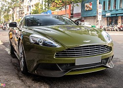 Aston Martin Vanquish màu xanh lạ mắt tại TP.HCM