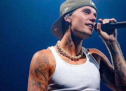 Justin Bieber hoãn show vì ốm nặng