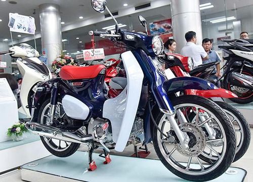 "Ngã ngửa" với giá xe Honda Super Cub tới 200 triệu tại Việt Nam