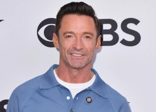 Hugh Jackman bực bội khi mắc Covid-19 lần hai