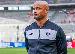 Kompany làm HLV trưởng Burnley