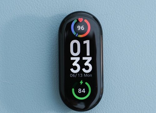 Trên tay Xiaomi Mi Band 7 đầu tiên tại Việt Nam: Màn hình lớn, hỗ trợ tiếng Việt đầy đủ, giá hơn 1 triệu đồng