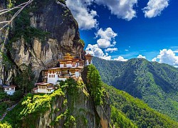 8 tu viện cheo leo trên vách đá