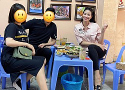 Ảnh Phạm Hương đi ăn ốc cùng bạn thân ở Sài Gòn, lộ rõ nhan sắc và vóc dáng thật qua camera thường