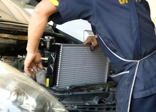 Cách vệ sinh ôtô giúp tiết kiệm nhiên liệu trong mùa bão giá xăng