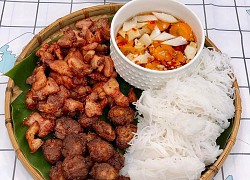 Trổ tài làm bún chả bằng nồi chiên không dầu, thao tác chưa tới 30 phút là xong