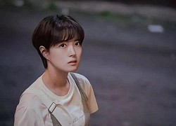 Đến nhà bạn thân chơi, cầm điện thoại của chồng, tôi bật khóc nức nở