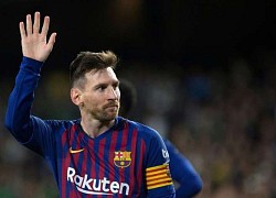 Fan Barca chào đón gia đình Messi trở về 'nhà'