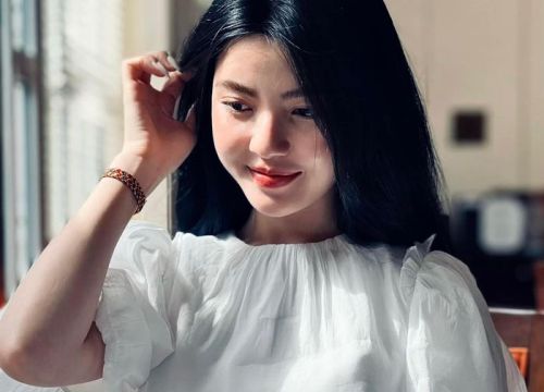 Khoe ảnh hờ hững, bạn gái tin đồn Quang Hải kèm phát ngôn 'sốc'