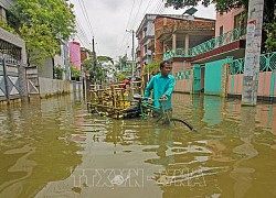 Mưa lũ tại Bangladesh và Ấn Độ làm hàng triệu người mắc kẹt, hàng chục người chết