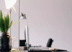 Muốn công việc thăng tiến, nhớ loại bỏ ngay 6 món đồ khỏi bàn làm việc