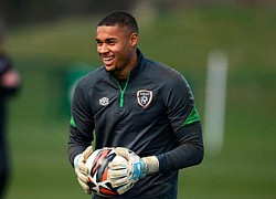 Southampton chi 12 triệu bảng mua thủ môn từ Man City