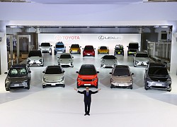 Sự chây ì và lựa chọn 'đi lệch hướng' của Toyota trong làn sóng điện khí hóa