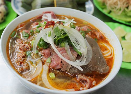 Cách nấu bún bò Huế đậm đà thơm ngon đúng chuẩn