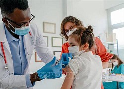 CDC Mỹ khuyến nghị tiêm vaccine phòng COVID-19 cho trẻ từ 6 tháng tuổi