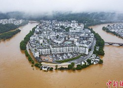 Mưa lớn kỷ lục ở Trung Quốc, hàng trăm nghìn người phải sơ tán