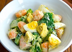 Nắng gắt, làm salad tôm súp lơ thanh mát dễ ăn để cả nhà cùng giải nhiệt