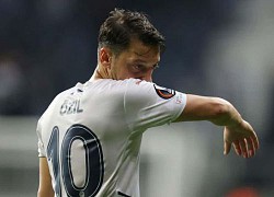 Ozil đoạn tuyệt với Fenerbahce