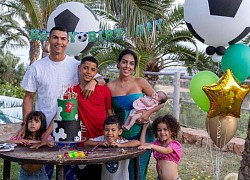 Ronaldo khoe tiệc sinh nhật 12 tuổi của con trai