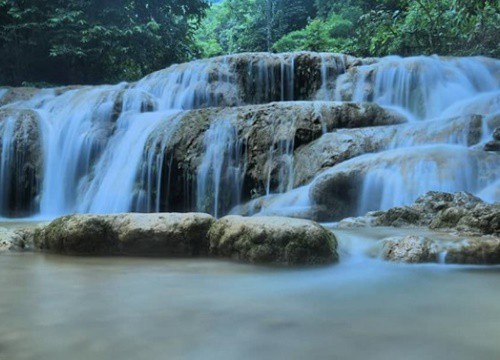 Thác Hiêu ngày nắng