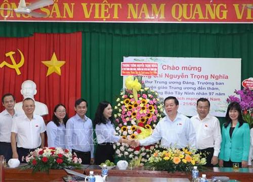 Trưởng Ban Tuyên giáo Trung ương thăm, chúc mừng các cơ quan báo chí tỉnh Tây Ninh