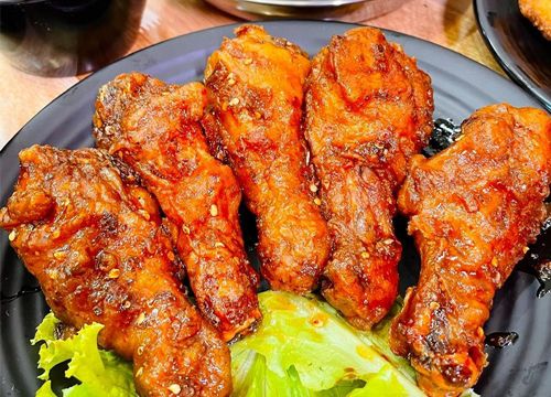 Thử thách cùng gà rán sốt cay 'cháy lưỡi' chỉ có tại Chicken Plus