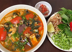 Cách nấu bún riêu cua ốc thơm ngon, đậm đà chuẩn vị "mẹ nấu"