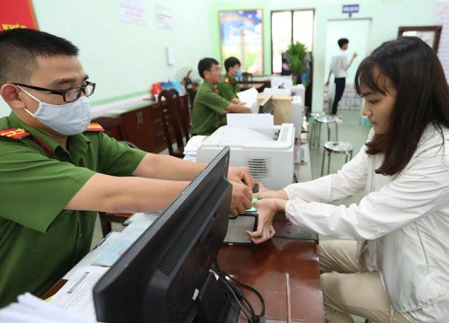 Công an TP.HCM 'mong người dân chia sẻ' về bất cập trong làm CCCD