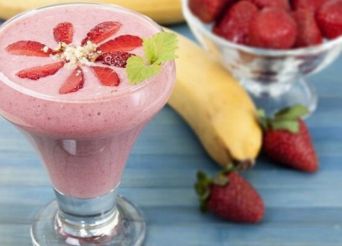 Giải stress cuộc sống bằng món smoothie chuối mix dâu tây cực ngon