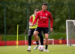 Bayern bác tin đồn chiêu mộ Ronaldo