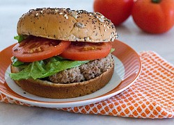 Cách làm hamburger bò mềm ngon đủ vị cho bữa sáng tiện lợi