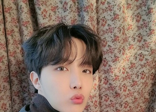 j-hope (BTS) chính thức tách lẻ với album đầu tay phát hành vào tháng 7