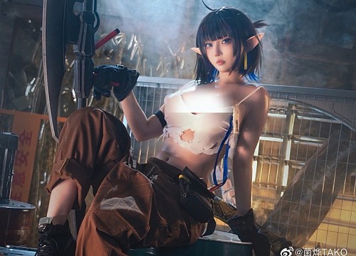 Bị 'Đẫm Mồ Hôi' Khi Xem Bộ Cosplay Eunectes Siêu Nóng Bỏng