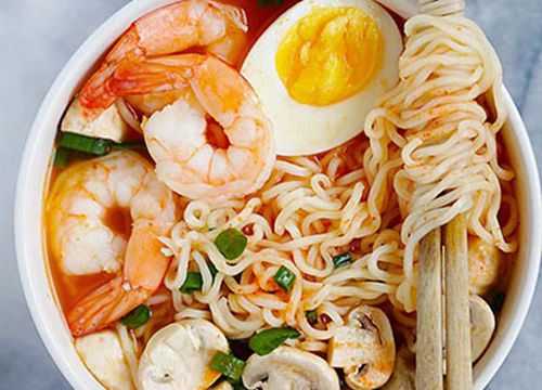 Mì ramen nấu tôm, nấm