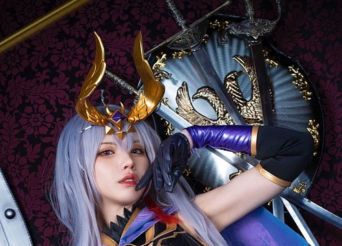 Nữ cosplayer Nhật Bản nhận hơn 3 tỷ đồng tiền cát-xê cho một buổi chụp hình