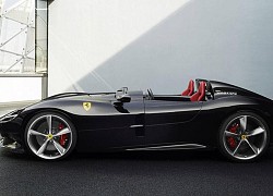 Hơn 30 siêu xe Ferrari Monza SP không mui ngâm mình dưới mưa