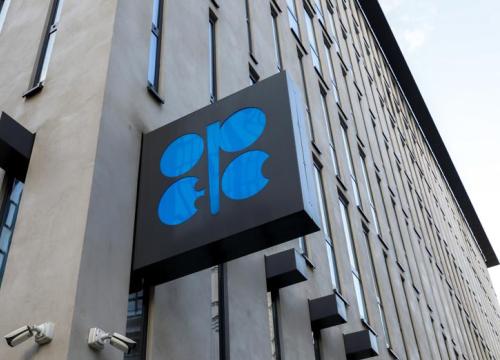 Quyết định tăng sản lượng dầu của OPEC+ không thể 'cứu vãn' giá xăng