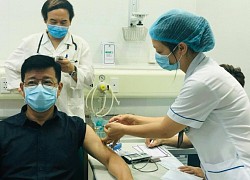 Tiêm mũi 3, mũi 4 vaccine COVID-19 có phản ứng phụ thế nào?